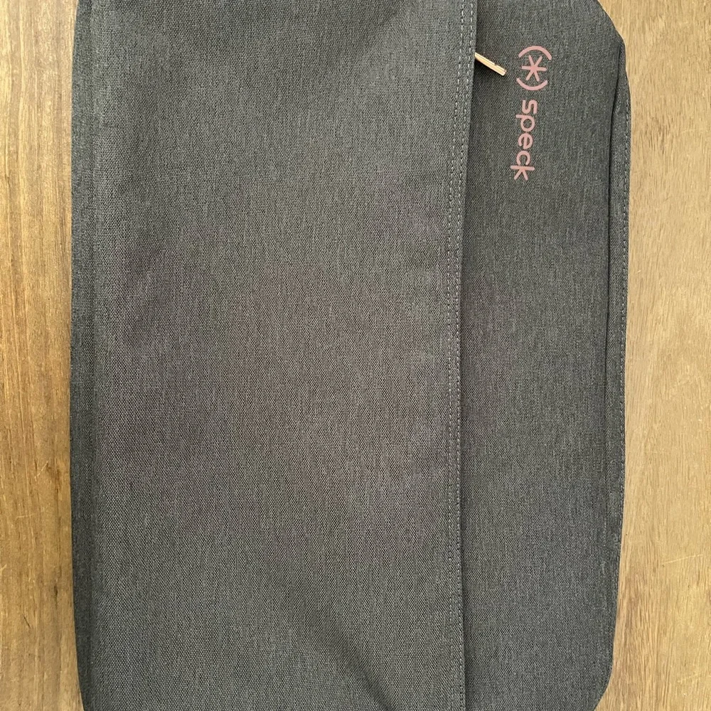 Speck Gray Laptop Bag Unisex Rose gold zipper hardware